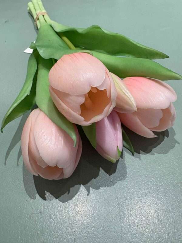 Tulipanes artificiales ultra realistas